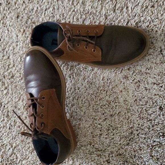 Shoes - Picture 2 of 3